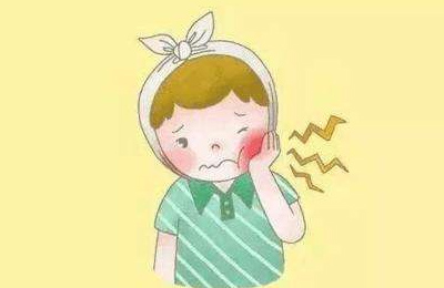 進(jìn)食、遇到冷熱刺激時(shí)產(chǎn)生疼痛